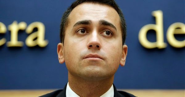 M5S. Di Maio: "Il servizio dei taxi del mare va interrotto subito"