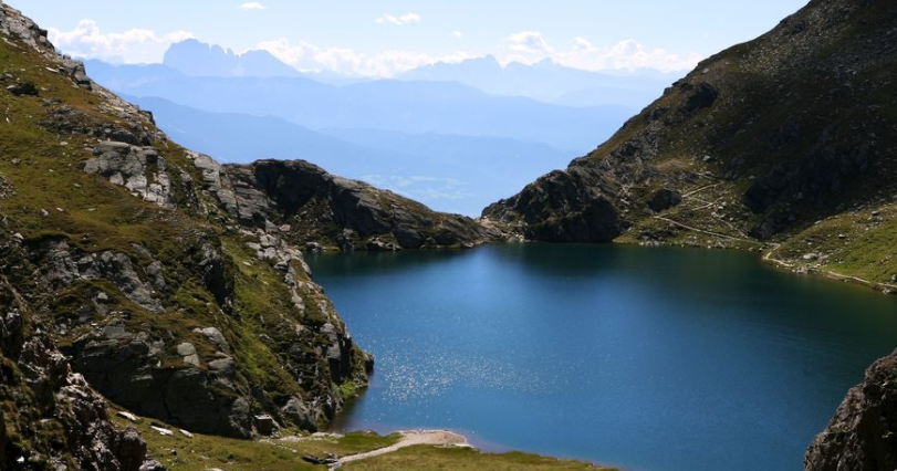 Trentino Alto Adige: bimbo 8 anni cade in dirupo