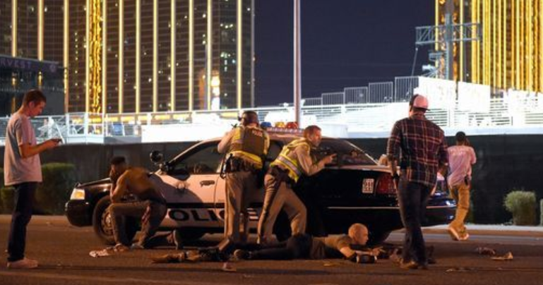 Las Vegas, spari sulla folla: 50 morti