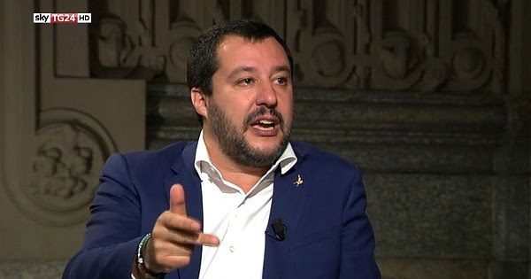 Salvini: "Non farò mai un governo con Renzi"