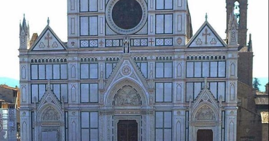 Firenze, cade pietra da Santa Croce: muore turista