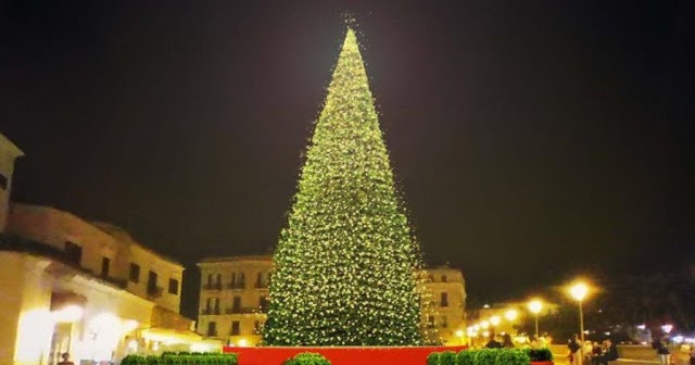 Natale, Bari delle meraviglie: il 6 dicembre accensione dell’albero Amgas in piazza del Ferrarese