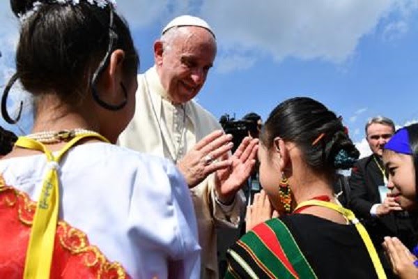 Myanmar, il Papa ai giovani: "Non abbiate paura di fare domande"