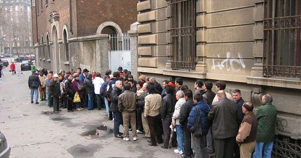 Istat: "Il 30% della popolazione italiana è a rischio povertà"