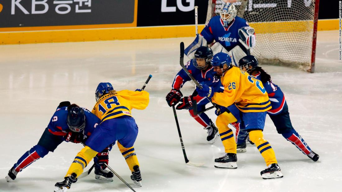 Joint Korean ice hockey team plays for first time ahead of Olympics