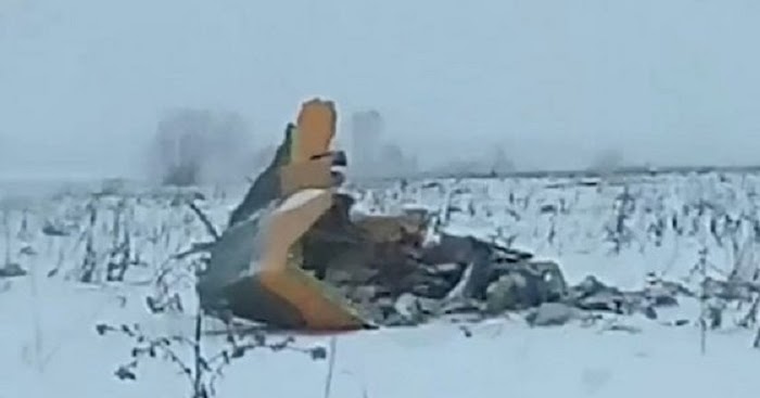 Russia, aereo di linea precipita dopo il decollo con 71 persone a bordo