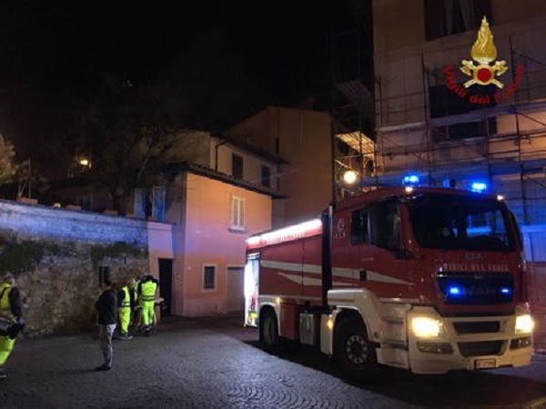 Firenze, rogo in casa: un morto e due feriti