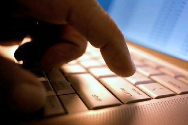 Truffe online, ancora messaggi con pericolosi allegati: l’ultimo una finta comunicazione Tim