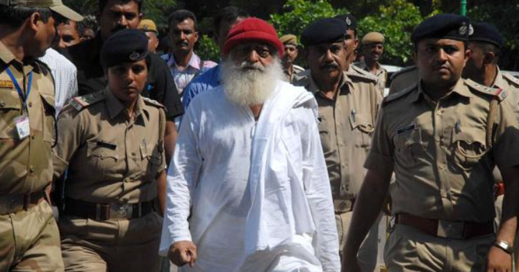 Guru indiano condannato per lo stupro di una 16enne
