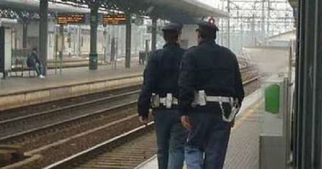 Salerno, ventenne muore travolto da treno