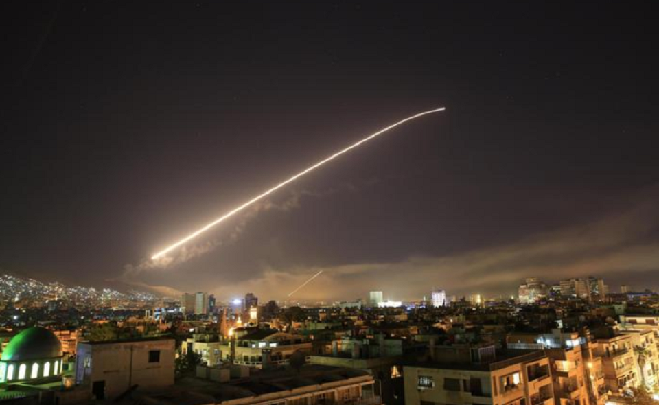 Jet israeliani in Siria, forti esplosioni a Damasco