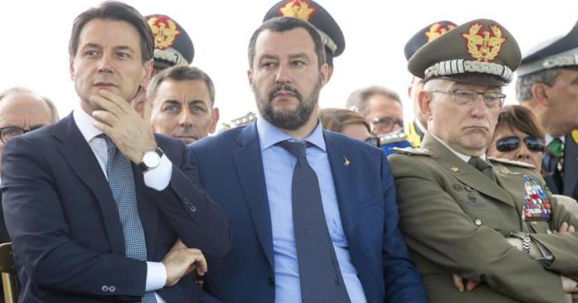 Migranti, nuovo attacco di Salvini alle Ong: "Avvoltoi in cerca di barconi"