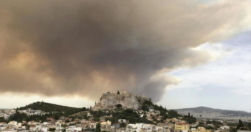 Grecia, inferno di fuoco ad Atene: almeno 50 morti