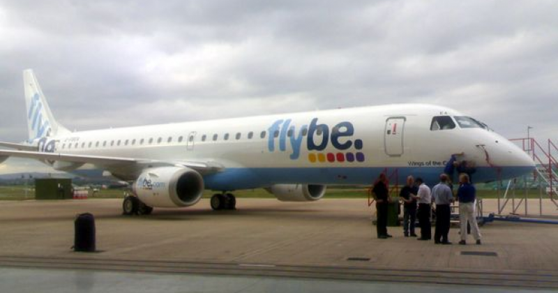 Crepa sul parabrezza della cabina di pilotaggio: volo Flybe nuovamente costretto ad atterraggio d’emergenza