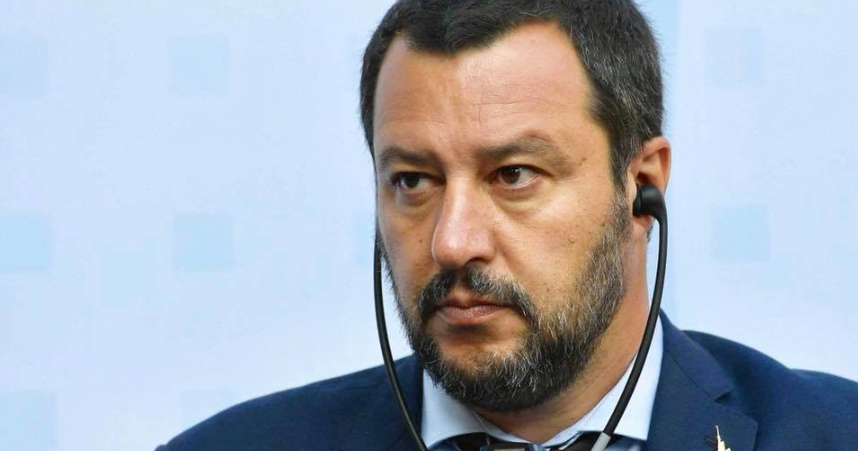 Salvini: barcone con 450 migranti non venga in Italia
