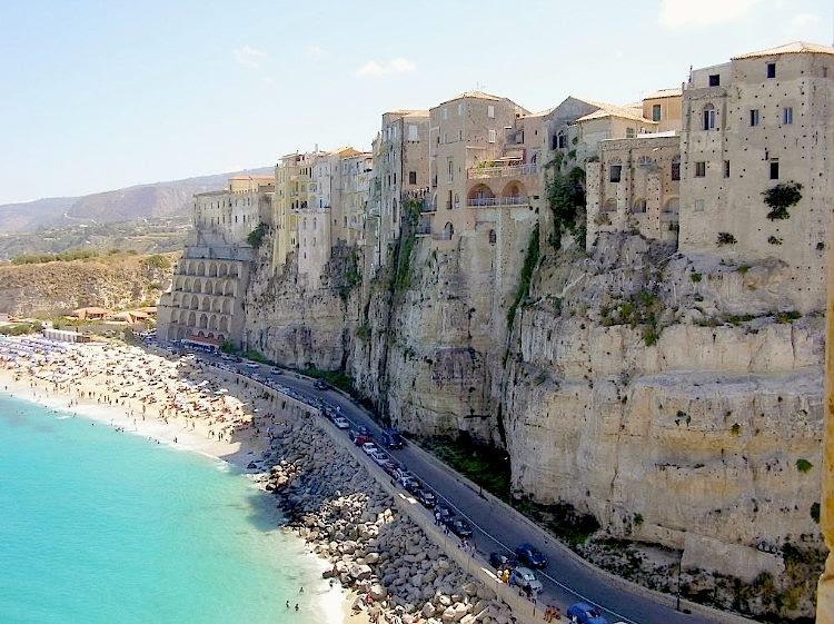 Trema la Calabria: terremoto di magnitudo 4,4 al largo di Tropea