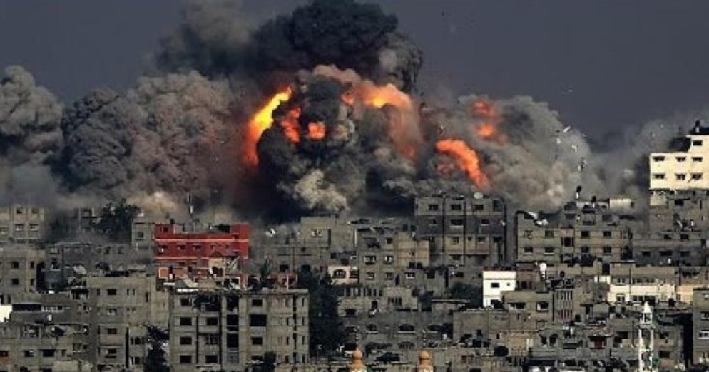 Raid aerei e avanzata dei tank a Gaza City: 4 morti e 16 feriti a Rafah