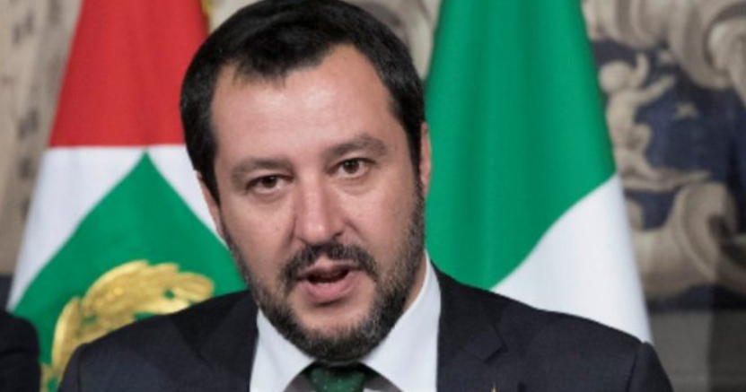 Salvini: "La nave Aquarius non vedrà mai un porto italiano"