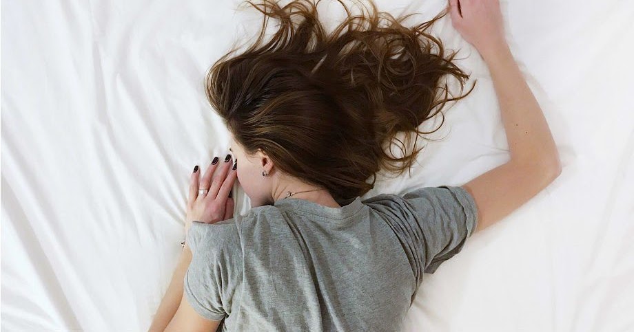Dormire oltre 10 ore al giorno? Può costare la vita