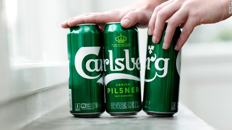 Carlsberg has a new 'snap pack' that dramatically cuts plastic waste