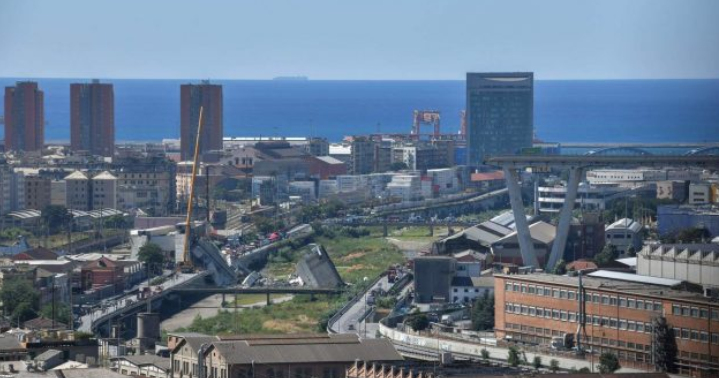 Genova, un mese dopo il disastro la città si ferma