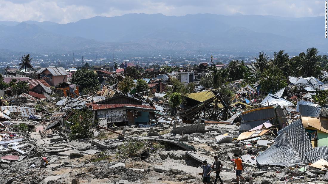 Indonesia tsunami: Death toll rises sharply as desperation grows