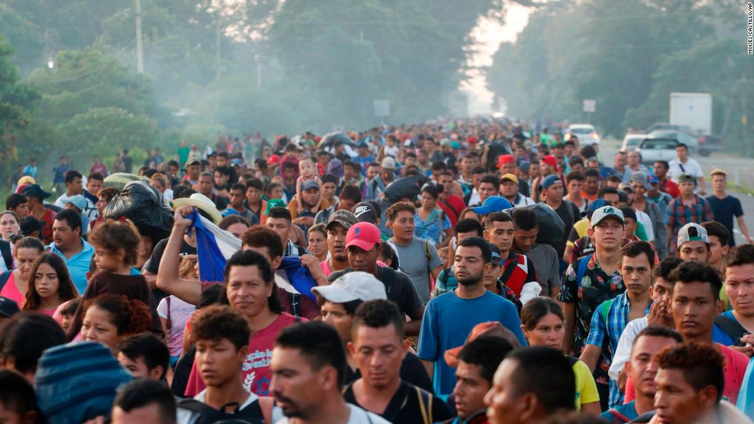 Migrant caravan resumes march north from Mexico-Guatemala border