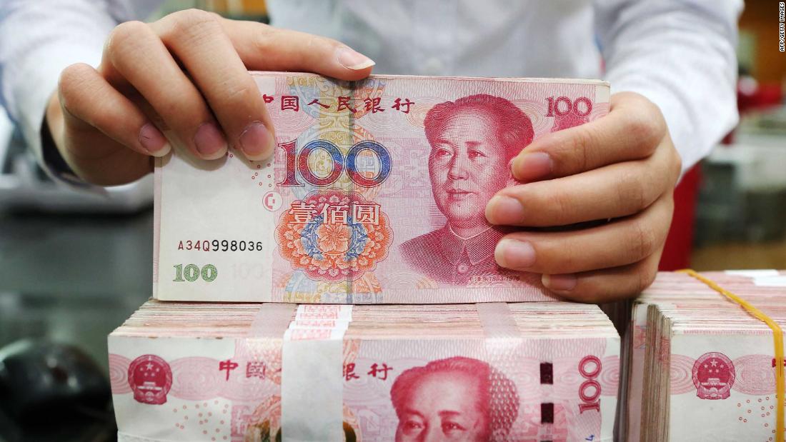 China tells short-sellers it will defend its currency