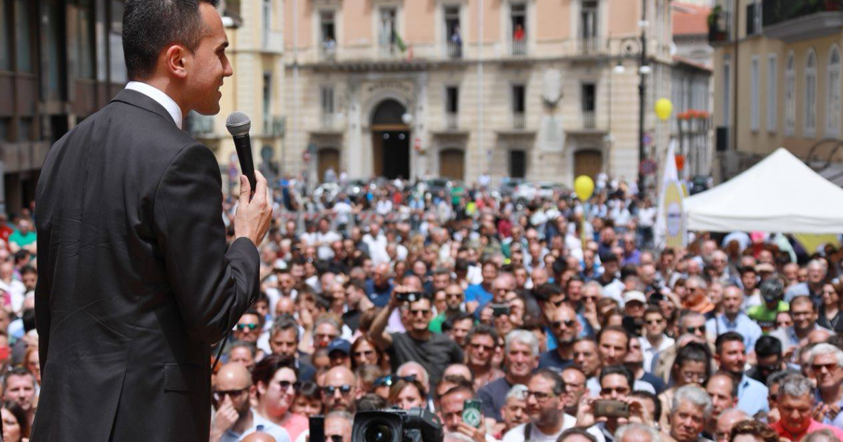 Di Maio: "Su 2,4% no passi indietro, spiegheremo manovra nelle piazze"