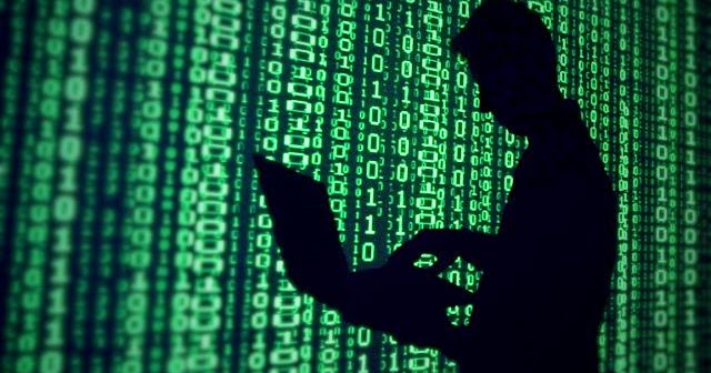 Hacker: attacchi alla Nasa e a siti italiani, indagato 25enne di Salò