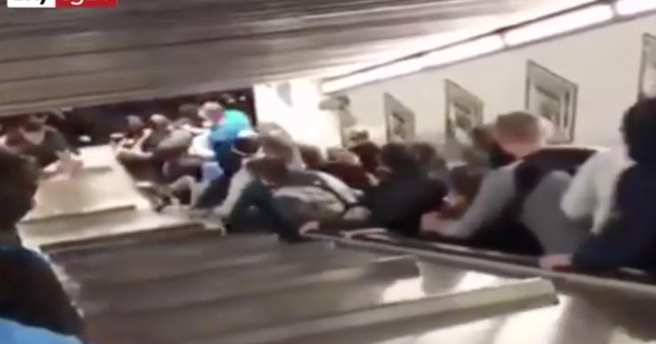 Metro Roma, collassa scala mobile: 24 feriti