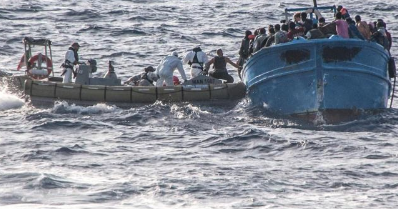 Maltempo: migranti in balia delle onde nel Crotonese