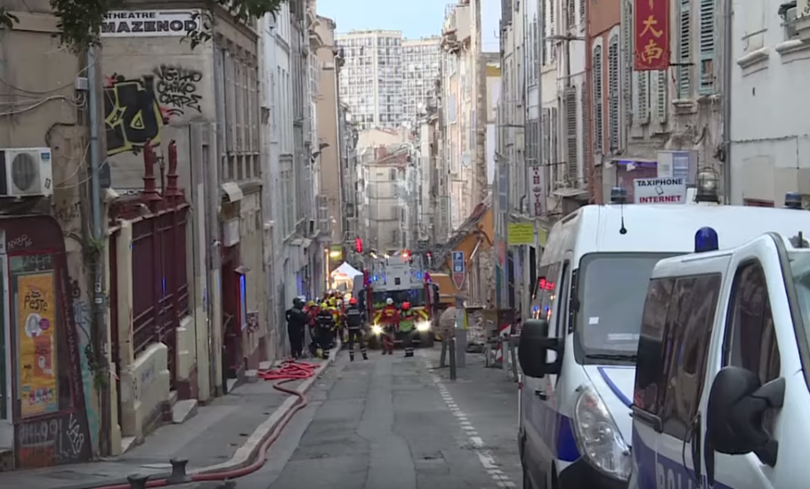 Marsiglia: nuovo crollo, balcone cede al passaggio della ‘marcia bianca’