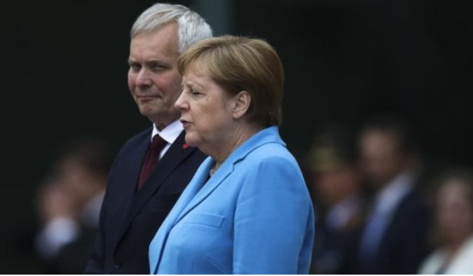 Governo tedesco: “Angela Merkel sta bene”