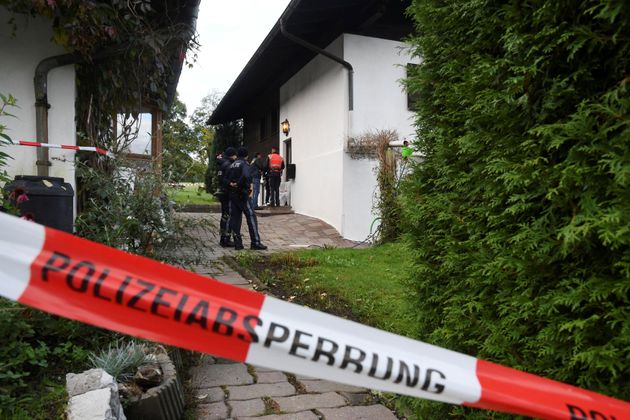 Austria: uccide l’ex fidanzata e il compagno e ne stermina la famiglia