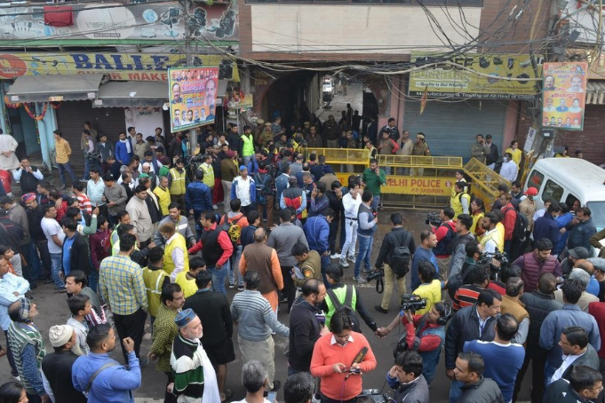 New Delhi, incendio al mercato: 43 vittime