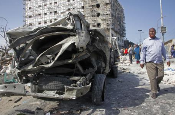 Attentato in Somalia: autobomba fa decine di vittime