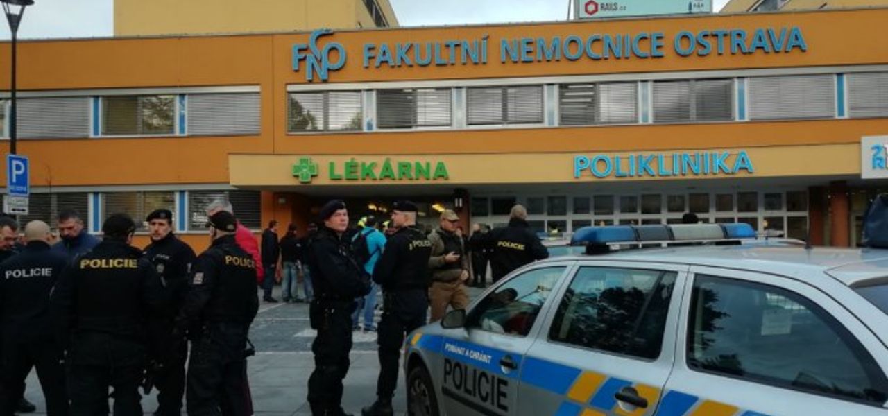 Sei morti nell’ospedale di Ostrava: morto killer