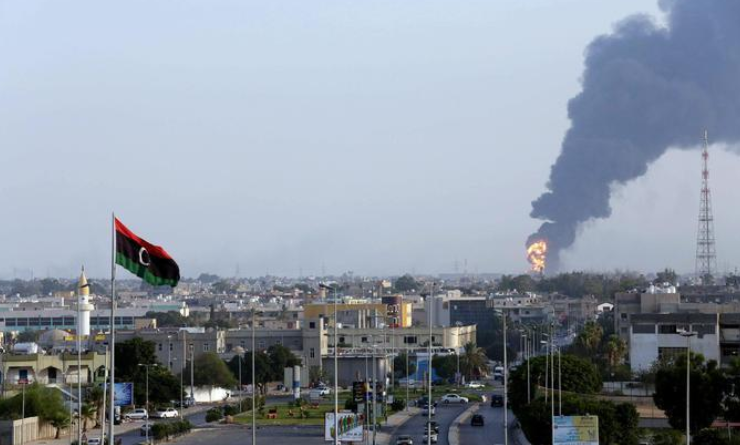 Haftar bombarda aeroporto di Tripoli