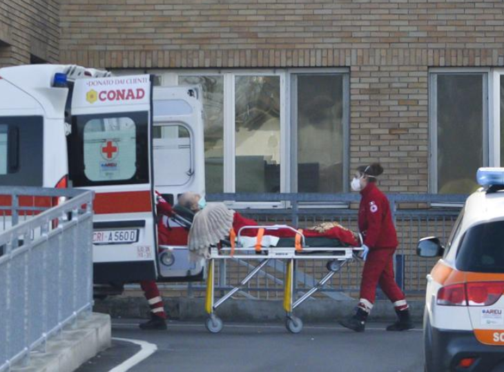 Coronavirus: stop a lavoro e mobilità in aree focolai. Oltre 100 contagiati in Italia