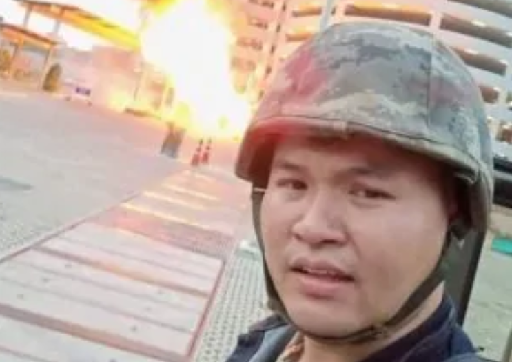 Soldato apre il fuoco nel centro commerciale: 12 vittime