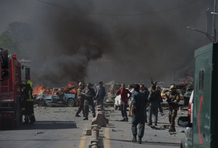 Attacco a Kabul: 5 morti
