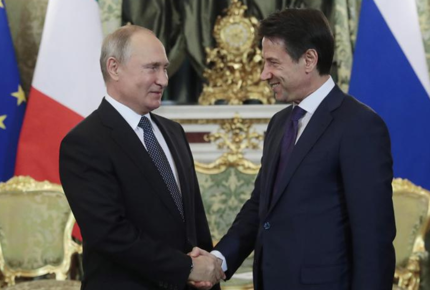 Putin a Conte: “pronti a mandare specialisti in Italia”