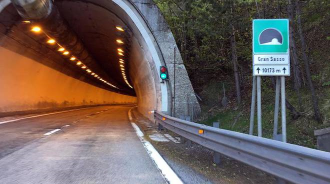 L’Automobile club tedesca lancia l’allarme sulla sicurezza dei tunnel italiani: “Sette su otto non sono sicuri”