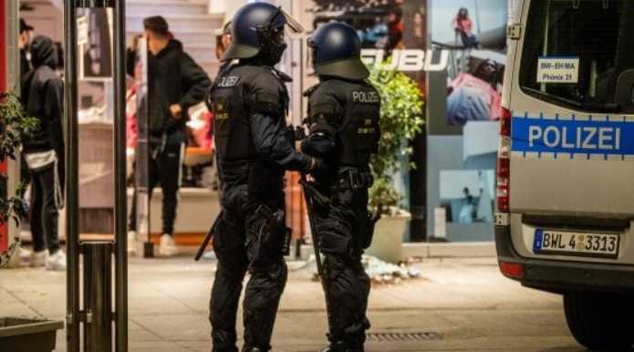 Scontri in Germania: poliziotti feriti
