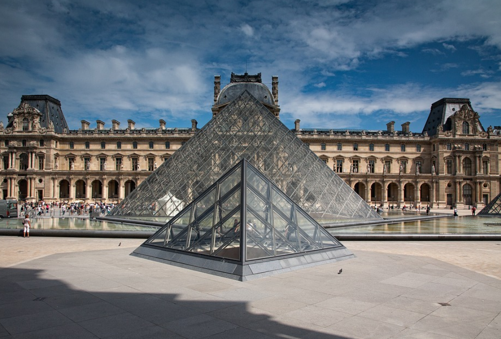 II Louvre approfitta del lockdown per rifarsi il look