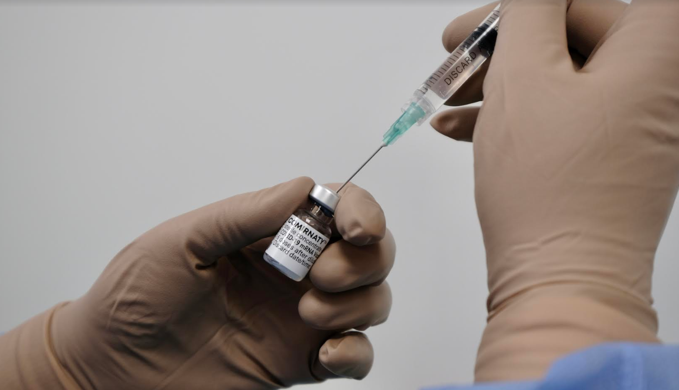 Come funziona la vaccinazione con un mix di farmaci