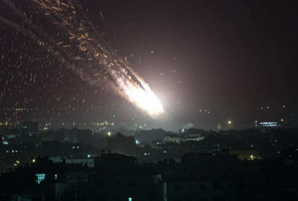 Bombe su Gaza e a Tel Aviv: almeno 28 morti palestinesi, 3 israeliani