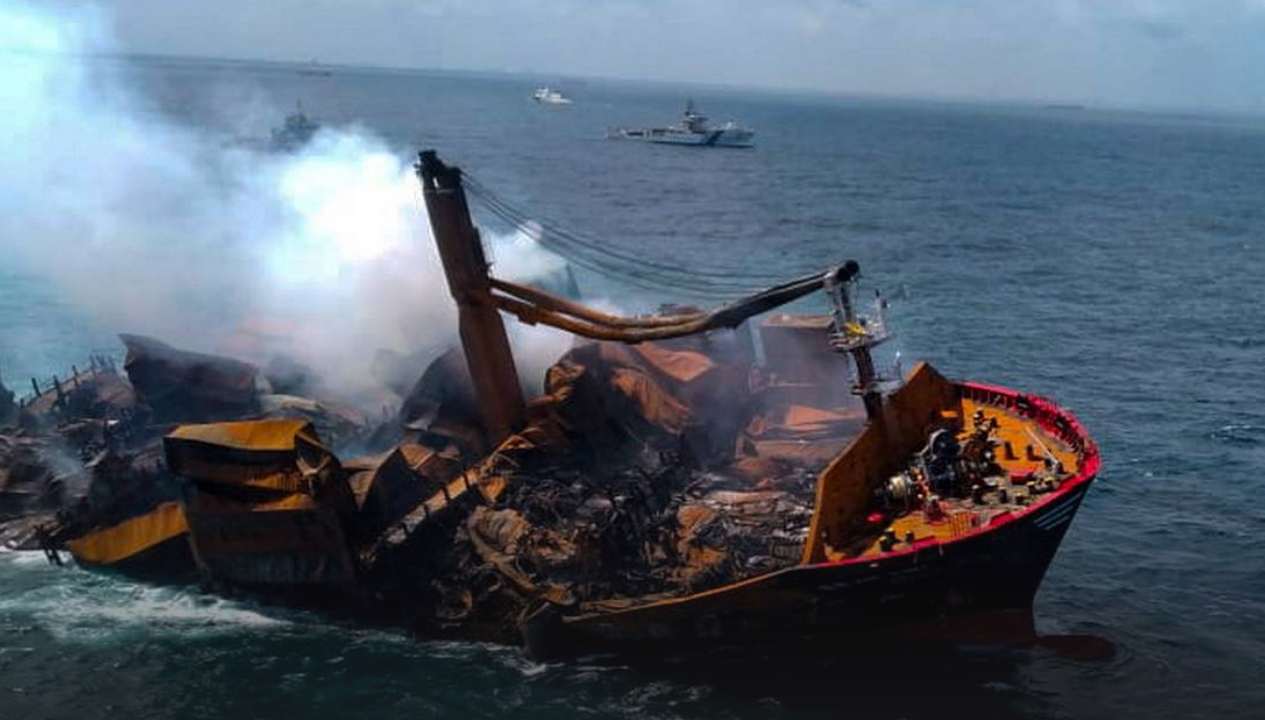 Disastro ambientale in Sri Lanka, affonda una nave carica di sostanze chimiche