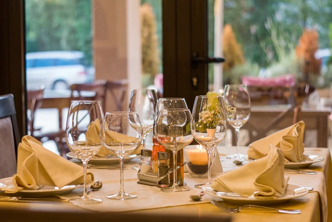 Italia: Green pass obbligatorio per ristoranti al chiuso ed eventi. Stato di emergenza prorogato per tutto l’anno